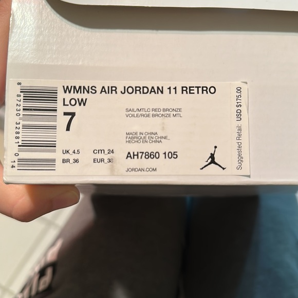 Women’s air Jordan 11 retro low. Pink and sparkly. Size 7. - Picture 5 of 7